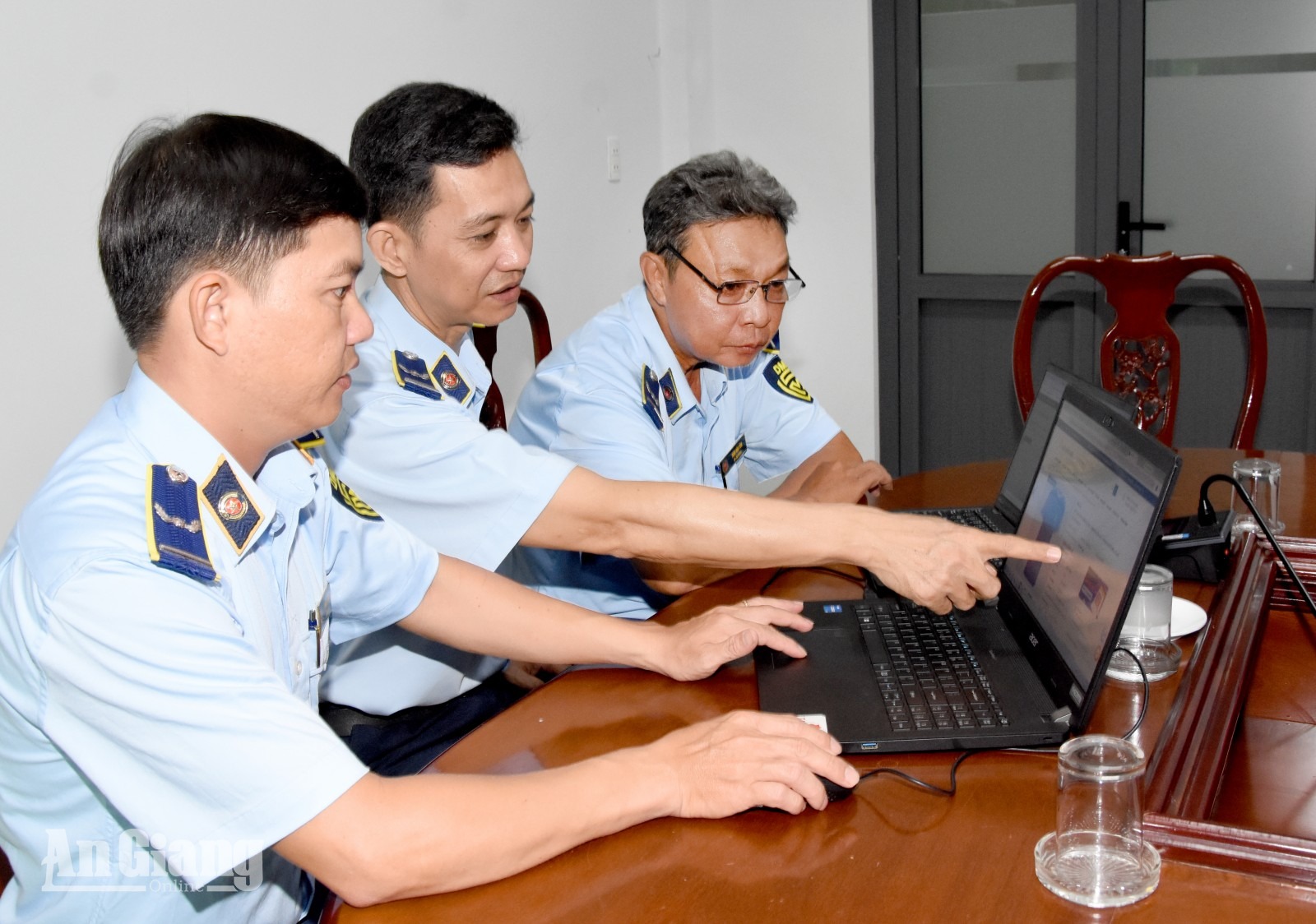 Chống hàng giả trên mạng
