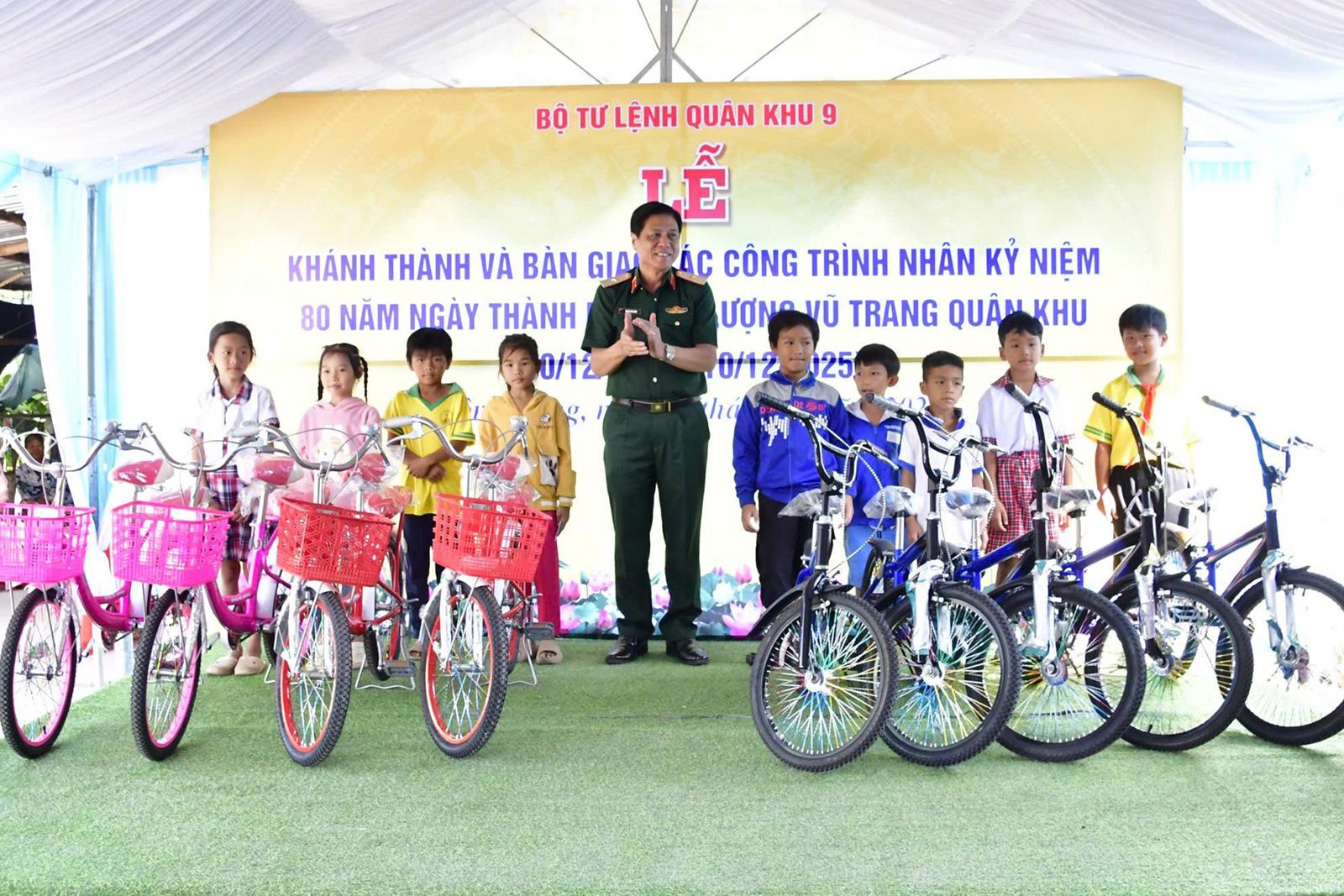 Vòng xe nghĩa tình