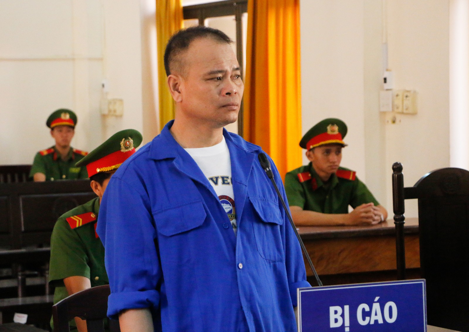 Trả giá vì đánh bắt trái phép