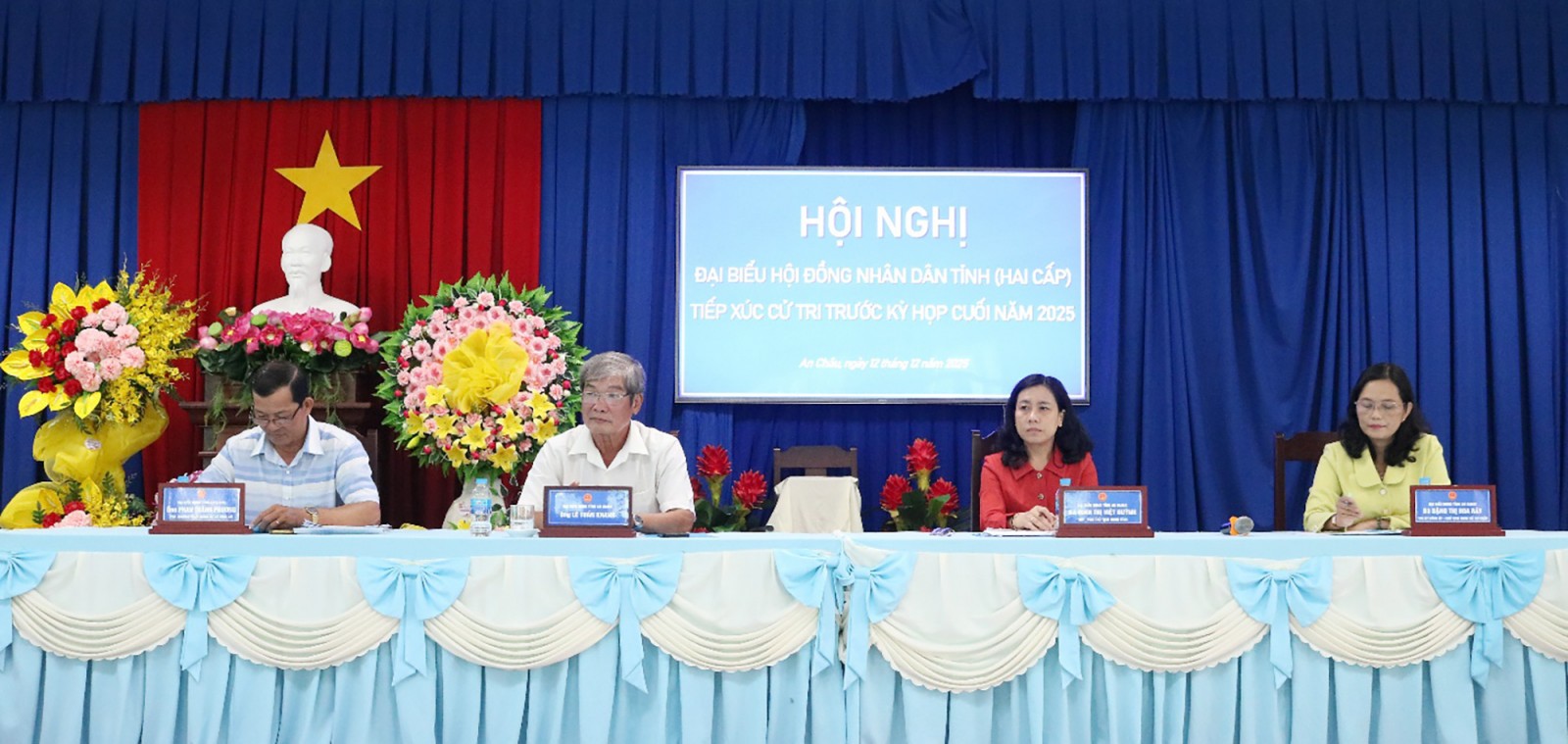 Phó Chủ tịch HĐND tỉnh An Giang Đinh Thị Việt Huỳnh tiếp xúc cử tri xã An Châu