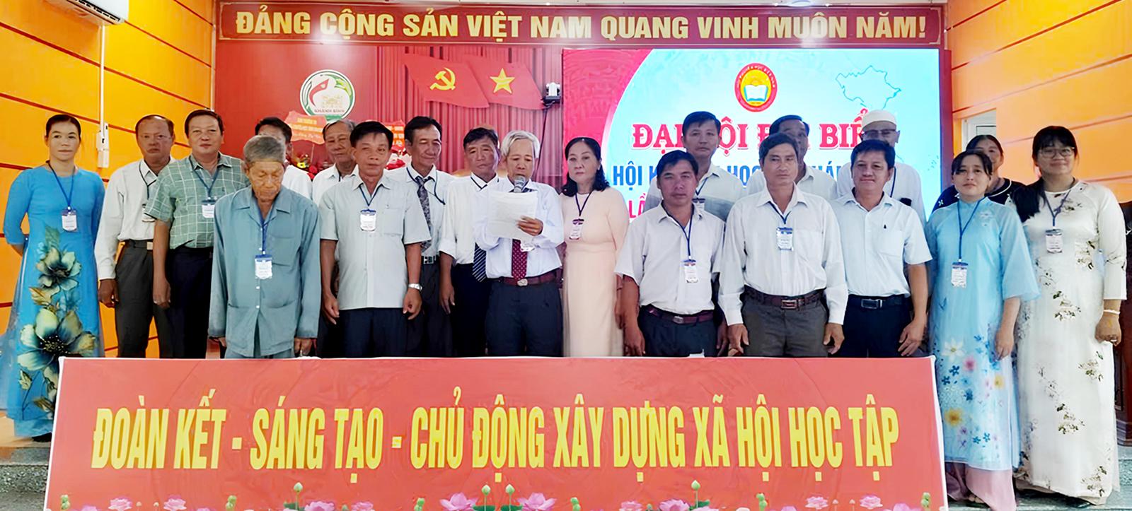 Ông Võ Văn Tuân được bầu giữ chức Chủ tịch Hội Khuyến học xã Khánh Bình