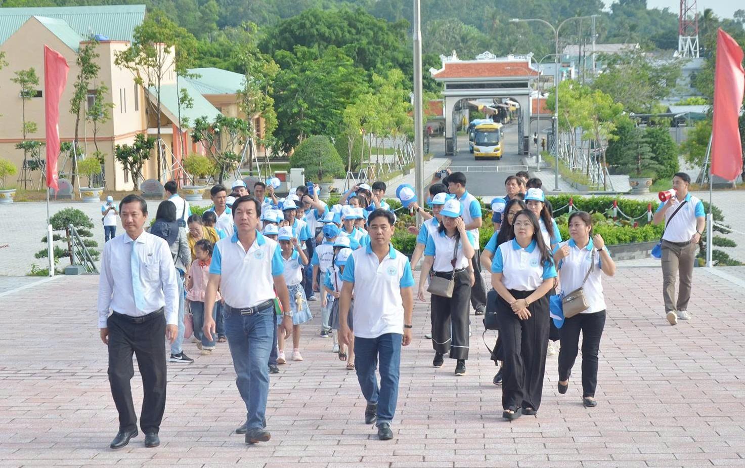 31 thí sinh “Em là phát thanh viên” trải nghiệm chương trình tham quan thực tế