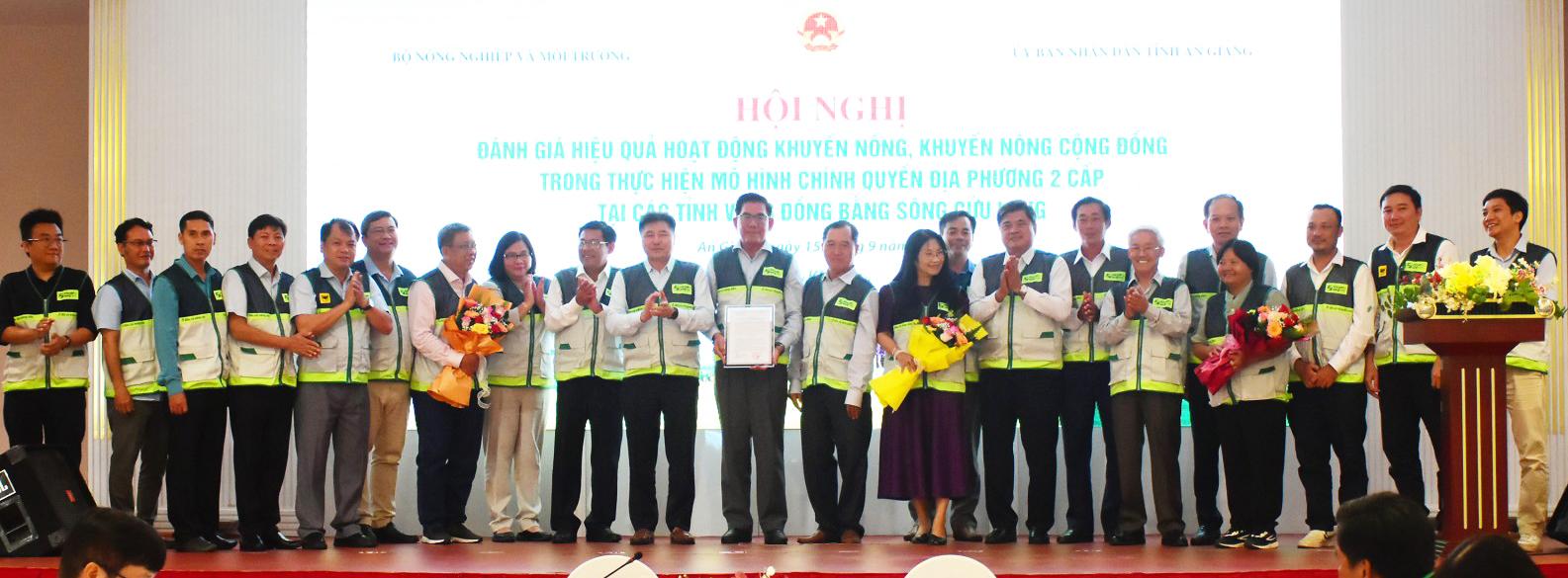 Phát huy vai trò lực lượng khuyến nông trong thực hiện chính quyền địa phương 2 cấp