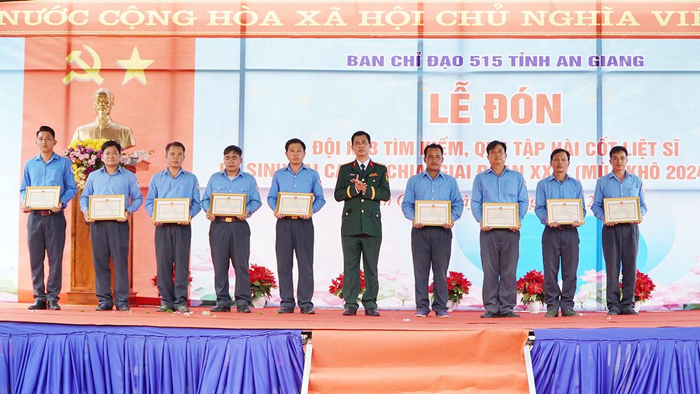 Đón Đội K93 An Giang tìm kiếm, quy tập hài cốt liệt sĩ hy sinh tại Campuchia