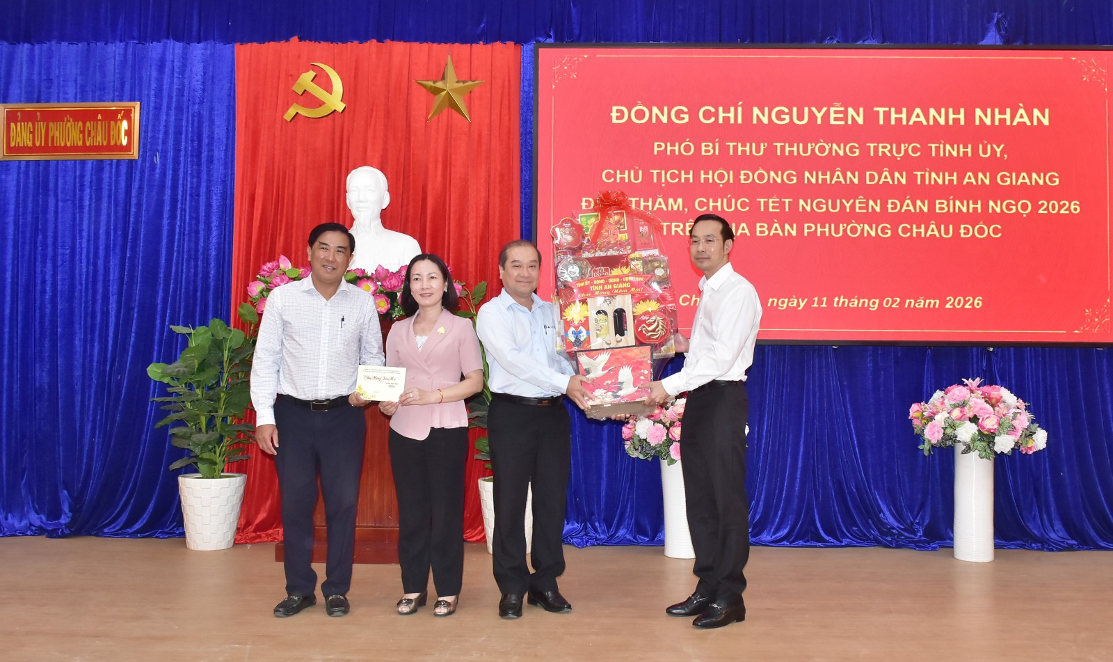 Phó Bí thư Thường trực Tỉnh ủy Nguyễn Thanh Nhàn chúc tết tại 2 phường Châu Đốc và Vĩnh Tế