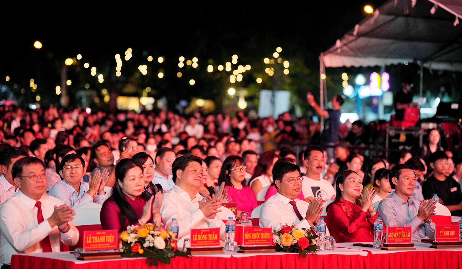 Chương trình nghệ thuật và bắn pháo hoa “Xuân An Giang 2026” chào năm mới Bính Ngọ