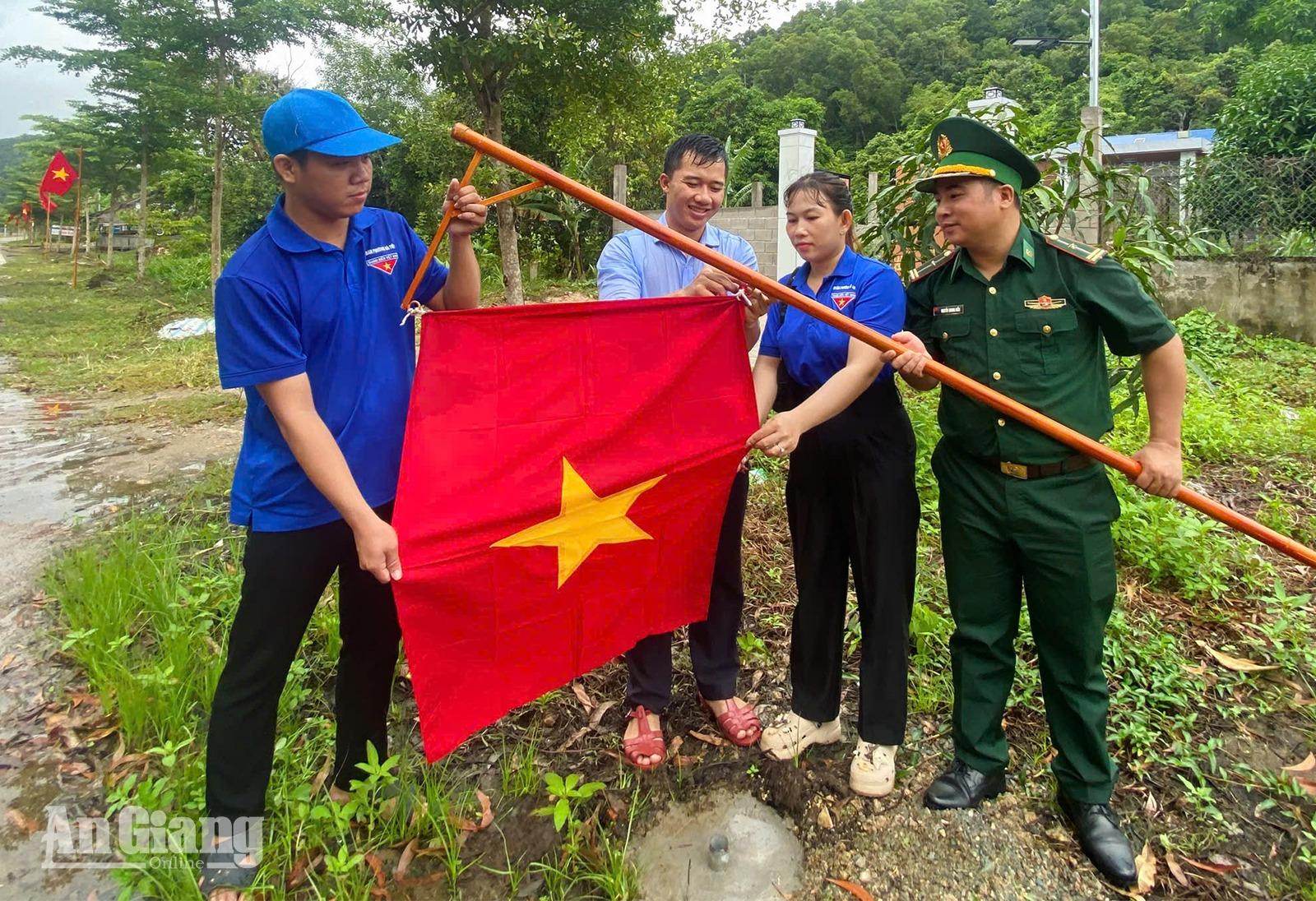 Tuổi trẻ Biên phòng Hà Tiên chung sức xây dựng vùng biên