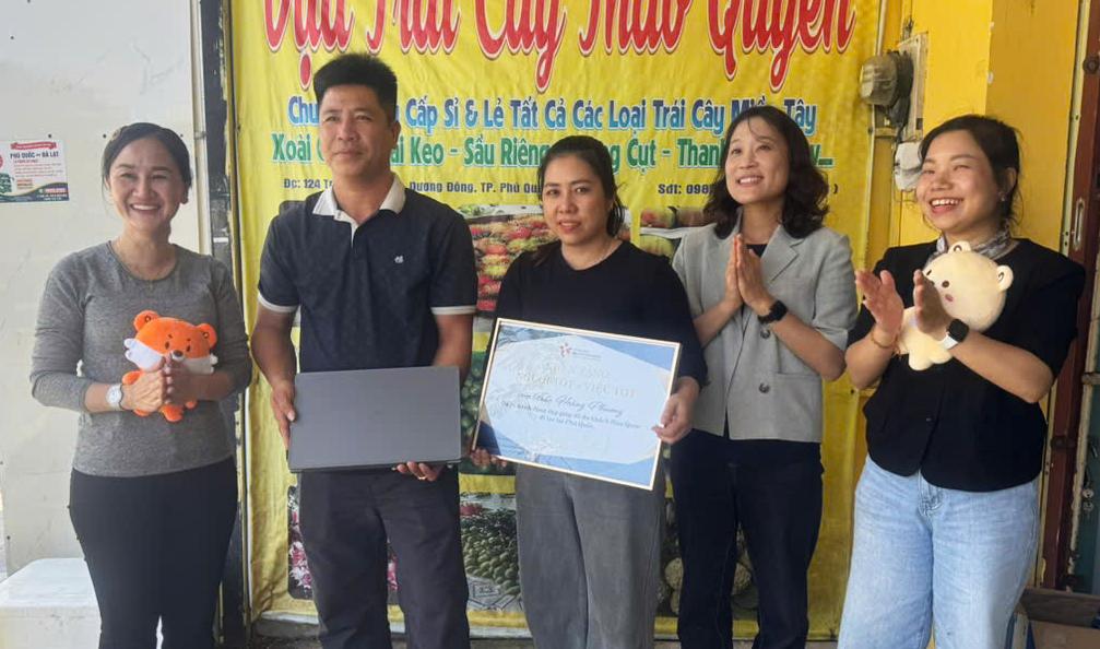 Tổng cục Du lịch Hàn Quốc tại Việt Nam tri ân anh Trần Hoàng Phương về hành động đẹp giúp đỡ du khách Hàn Quốc