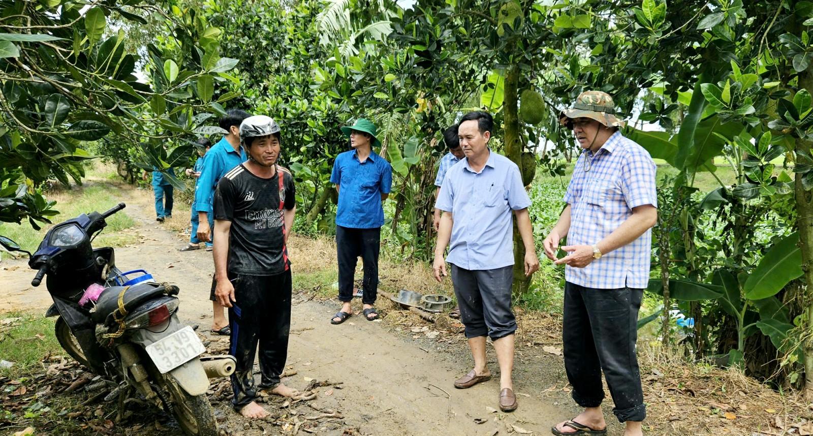 Kiểm tra thực tế các tuyến đê xung yếu tại xã Ba Chúc