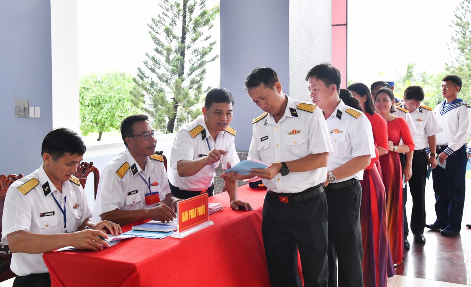 Lữ đoàn 127, Vùng 5 Hải quân tổ chức bầu cử sớm