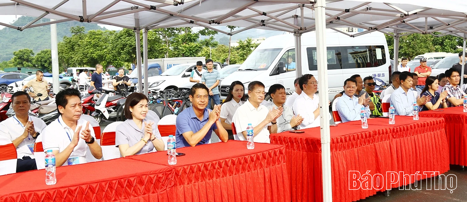 Khai mạc Giải Vô địch Xe đạp đường trường và địa hình trẻ quốc gia lần thứ 30