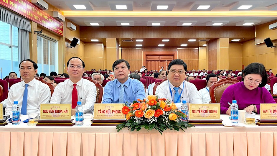 Các đồng chí lãnh đạo tham dự đại hội. Ảnh: SGGP