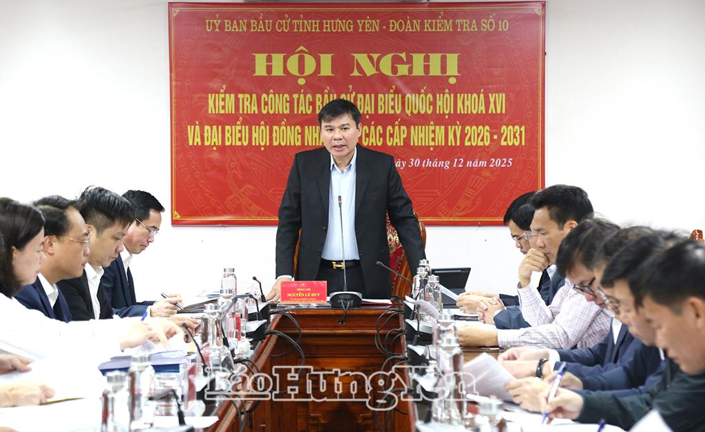 Đồng ch&iacute; Nguyễn L&ecirc; Huy, Ủy vi&ecirc;n Ban Thường vụ Tỉnh ủy, Ph&oacute; Chủ tịch Thường trực UBND tỉnh ph&aacute;t biểu chỉ đạo buổi l&agrave;m việc.