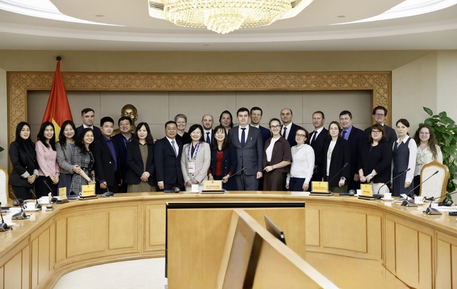 VPCP trao đổi kinh nghiệm với Đoàn công chức cao cấp Liên bang Nga về xây dựng, vận hành Cổng Dịch vụ công quốc gia- Ảnh 6.