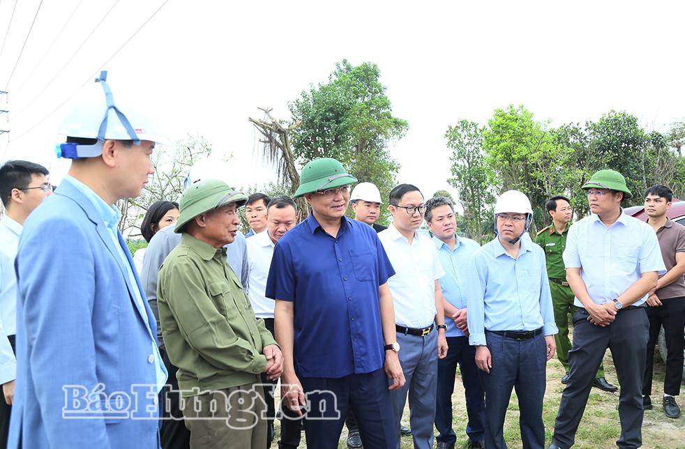 Đồng chí Phó Chủ tịch UBND tỉnh Lê Quang Hòa kiểm tra thực địa dự án.