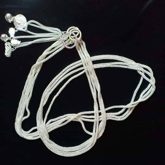 Nét đẹp độc đáo của trang sức bạc trên trang phục dân tộc Dao đỏ - Ảnh 3. Nét đẹp độc đáo của trang sức bạc trên trang phục dân tộc Dao đỏ - Ảnh 3.