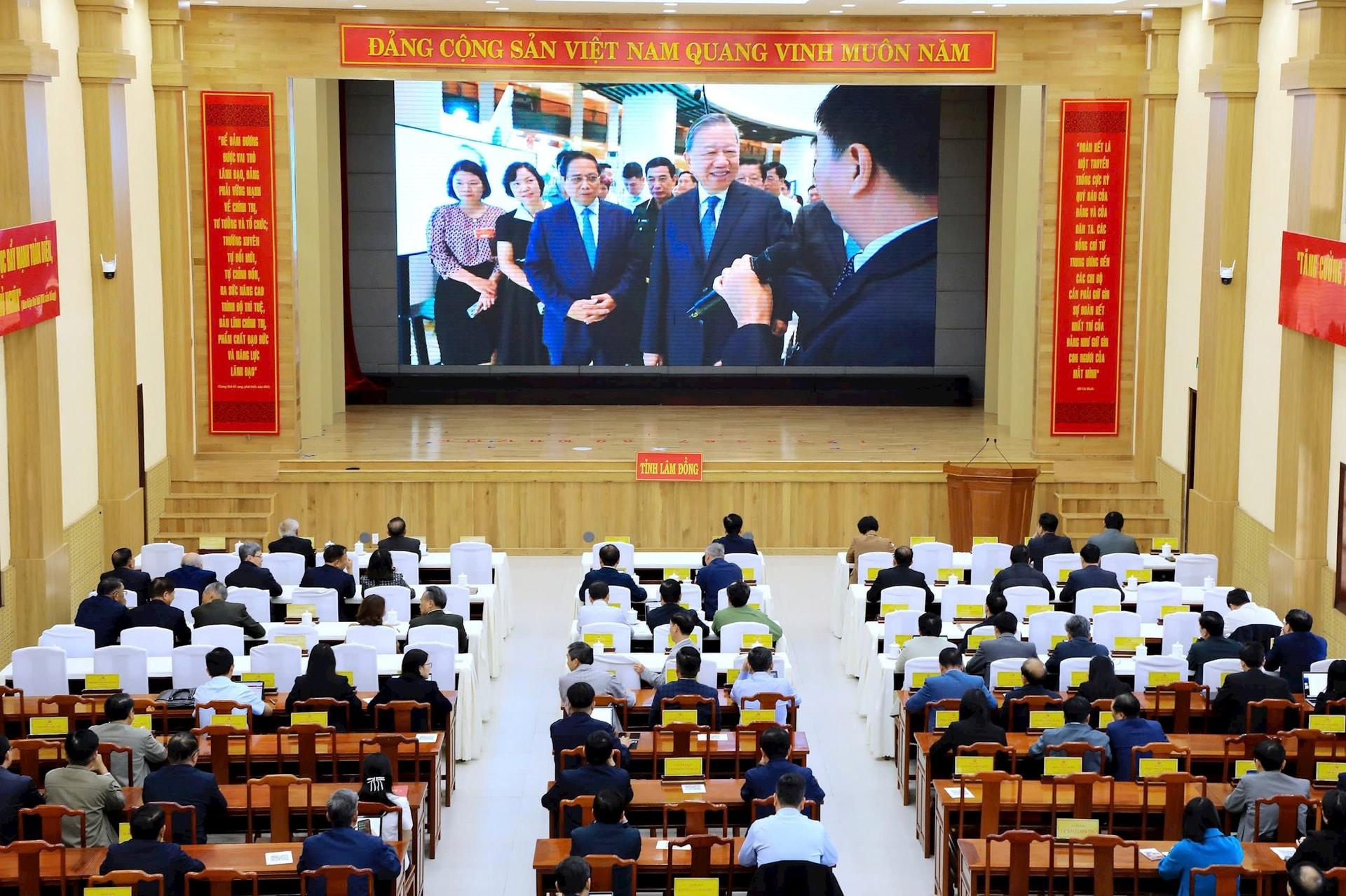 Cán bộ, đảng viên tỉnh Lâm Đồng tham dự Hội nghị toàn quốc quán triệt và triển khai thực hiện Nghị quyết 59, 70, 71, 72 của Bộ Chính trị