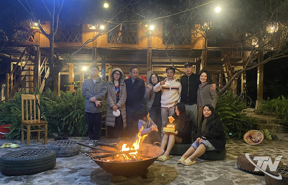 Nhiều du khách đã chọn Cửa Tử homestay để tổ chức sinh nhật cùng bạn bè.