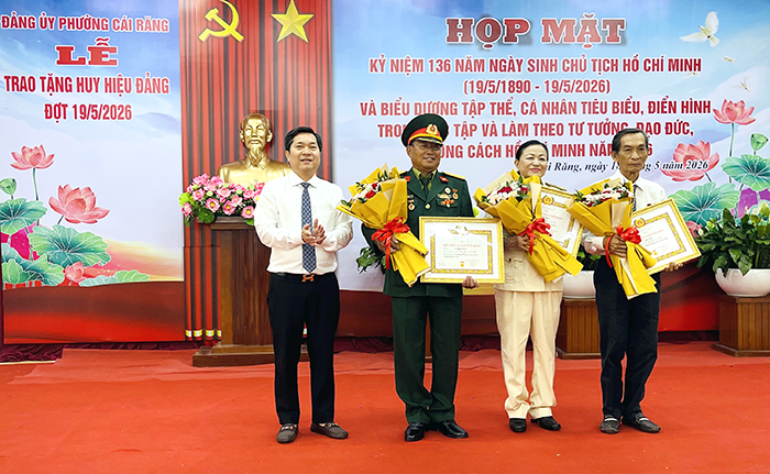 Phường Cái Răng họp mặt kỷ niệm 136 năm Ngày sinh Chủ tịch Hồ Chí Minh