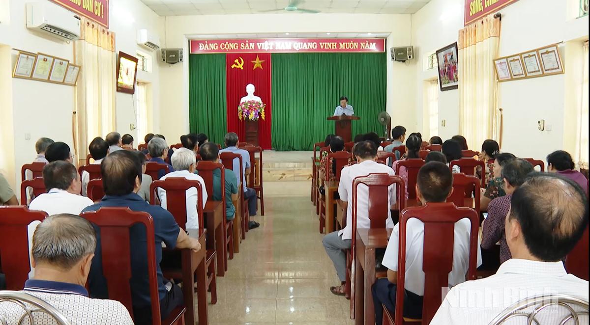 Chi bộ Tổ dân phố Tân An, phường Hoa Lư tổ chức sinh hoạt chuyên đề về triển khai mô hình “Tuyến đường an toàn, sạch đẹp, văn minh”.