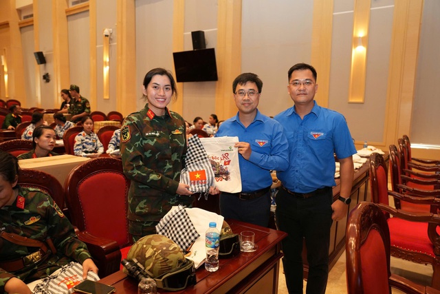 Đoàn Thanh niên Chính phủ thăm, động viên lực lượng diễu binh, diễu hành dịp kỷ niệm 80 năm Ngày Quốc khánh- Ảnh 3. Đoàn Thanh niên Chính phủ thăm, động viên lực lượng diễu binh, diễu hành dịp kỷ niệm 80 năm Ngày Quốc khánh- Ảnh 3.