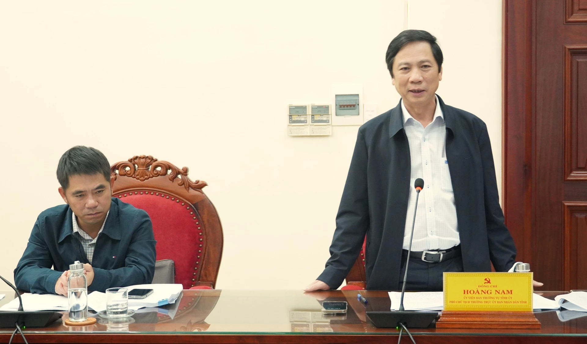 Đồng ch&iacute; Ho&agrave;ng Nam, Ph&oacute; Chủ tịch Thường trực UBND tỉnh ph&aacute;t biểu tại buổi l&agrave;m việc - Ảnh: QV