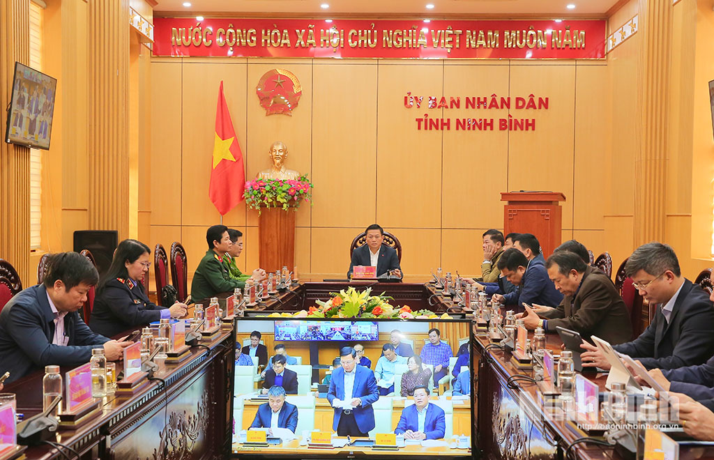C&aacute;c đại biểu dự Phi&ecirc;n họp tại điểm cầu tỉnh Ninh B&igrave;nh.