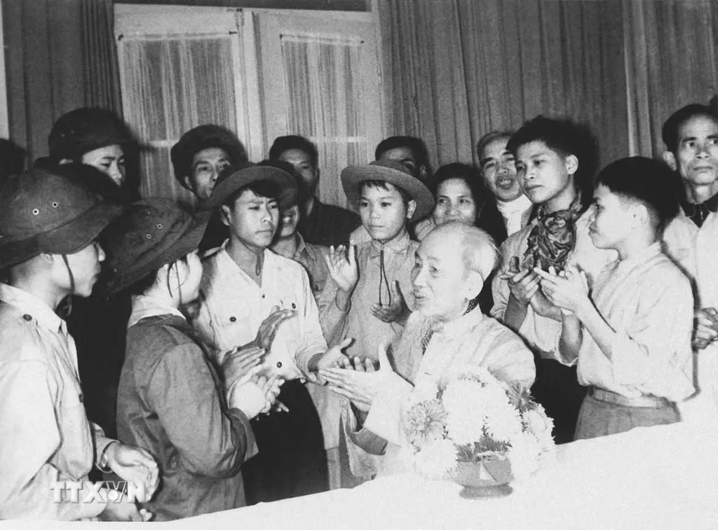 Chủ tịch Hồ Chí Minh: Cả một đời vì đất nước, vì nhân dân