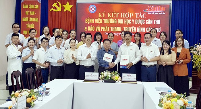 Báo và Phát thanh, Truyền hình Cần Thơ ký kết hợp tác với Bệnh viện Trường Đại học Y Dược Cần Thơ