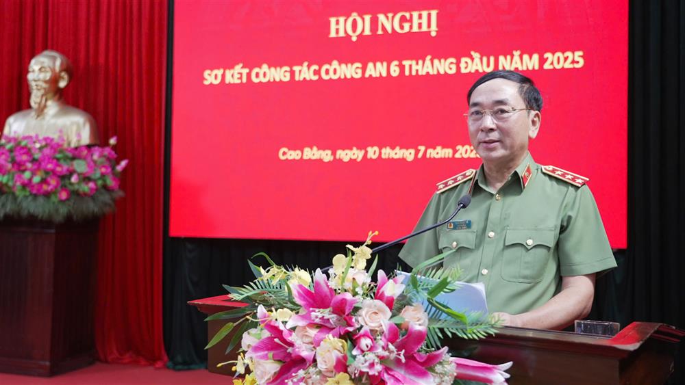 Thứ trưởng Trần Quốc Tỏ phát biểu tại Hội nghị.