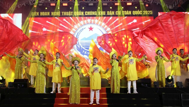 Không gian nghệ thuật giàu sắc màu Liên hoan nghệ thuật quần chúng khu dân cư toàn quốc năm 2025 - Ảnh 3.