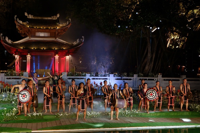 Gia Lai: “Trải thảm đỏ” thu hút đầu tư, định vị trụ cột du lịch liên vùng - Ảnh 1.