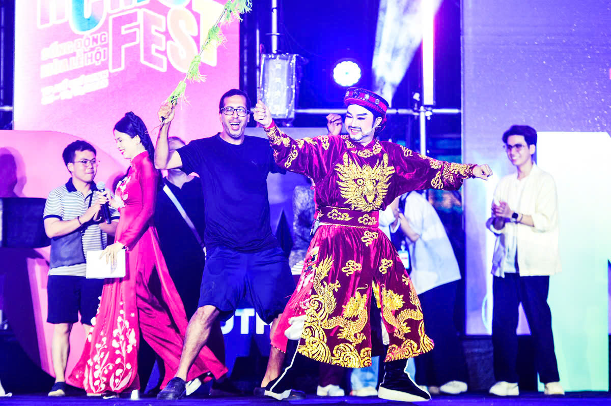 H&aacute;t bội trở lại đời sống đ&ocirc; thị bằng nhịp tiếp cận người trẻ - Ảnh 4.