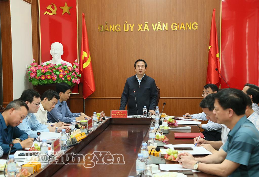 Đồng chí Chủ tịch UBND tỉnh Phạm Quang Ngọc phát biểu tại buổi làm việc.