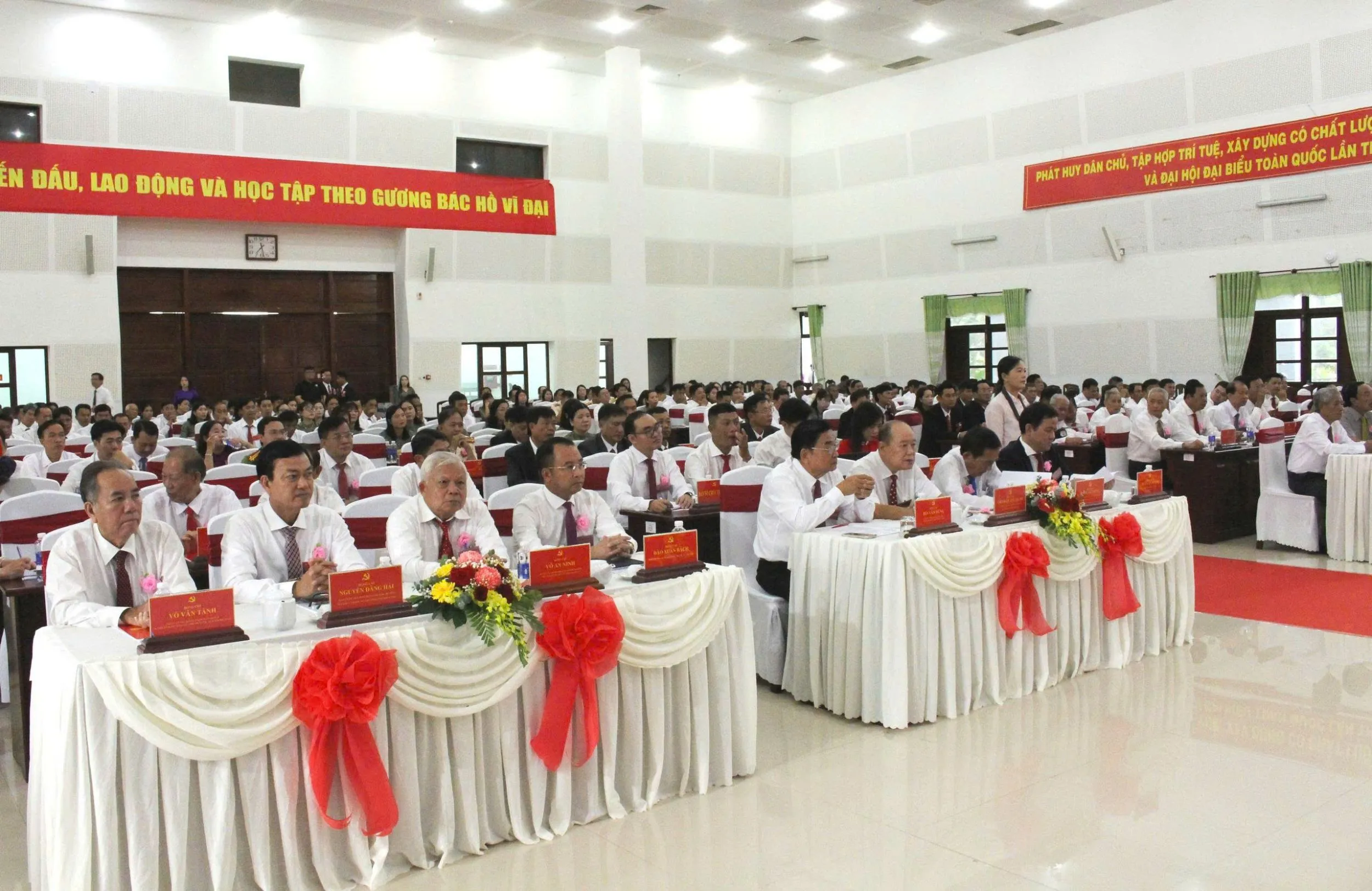 Các đại biểu dự Đại hội đại biểu Đảng bộ phường Đại Thành.