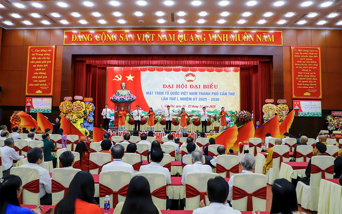 Phiên làm việc thứ nhất Đại hội đại biểu MTTQVN TP Cần Thơ nhiệm kỳ 2025-2030