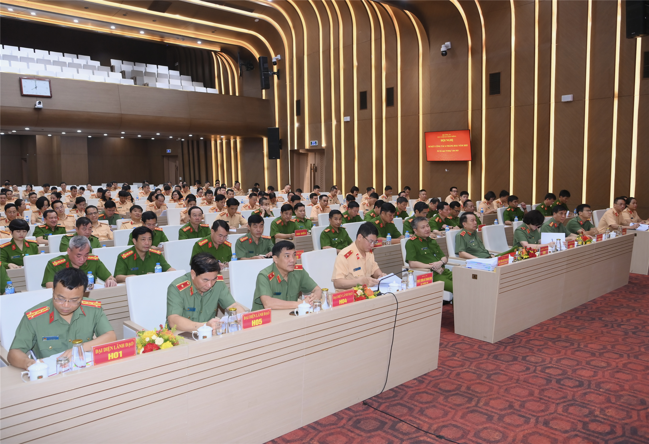 Toàn cảnh Hội nghị.