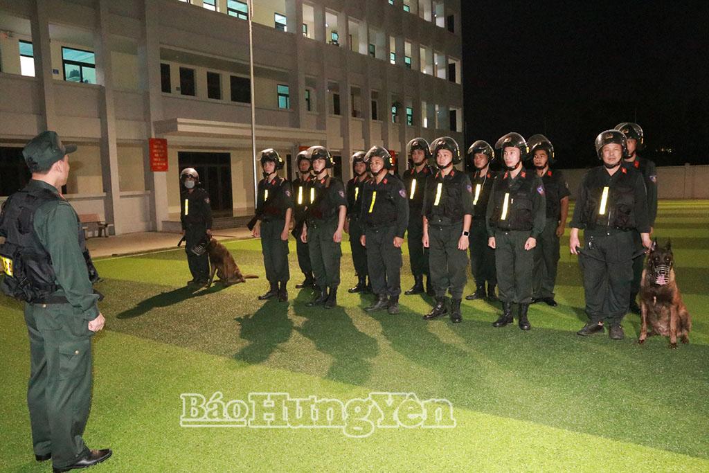 Lực lượng Cảnh s&aacute;t cơ động C&ocirc;ng an tỉnh tăng cường tuần tra, kiểm so&aacute;t, bảo vệ vững chắc an ninh, an to&agrave;n c&aacute;c mục ti&ecirc;u, địa b&agrave;n trọng điểm
