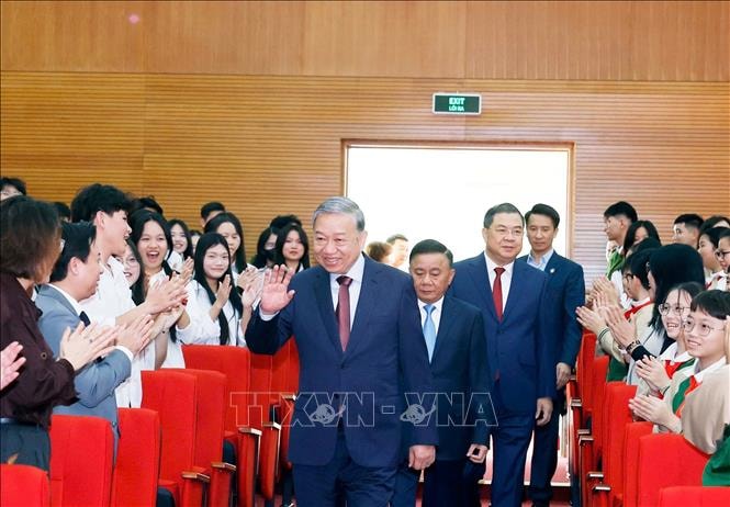 Ch&uacute; th&iacute;ch ảnh