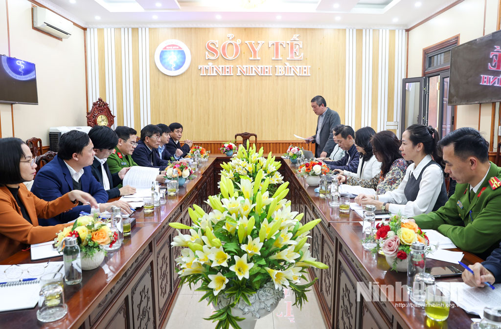 Quang cảnh buổi l&agrave;m việc.