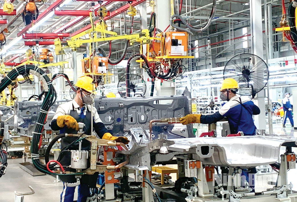 Dây chuyền lắp ráp ô tô của Nhà máy sản xuất ô tô Hyundai Thành Công Việt Nam tại Khu công nghiệp Gián Khẩu.