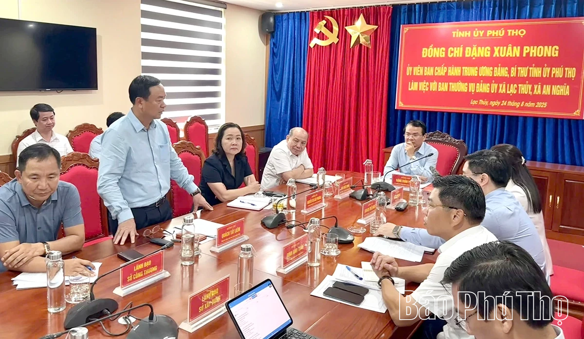 Bí thư Tỉnh ủy Đặng Xuân Phong làm việc với xã Lạc Thủy và An Nghĩa