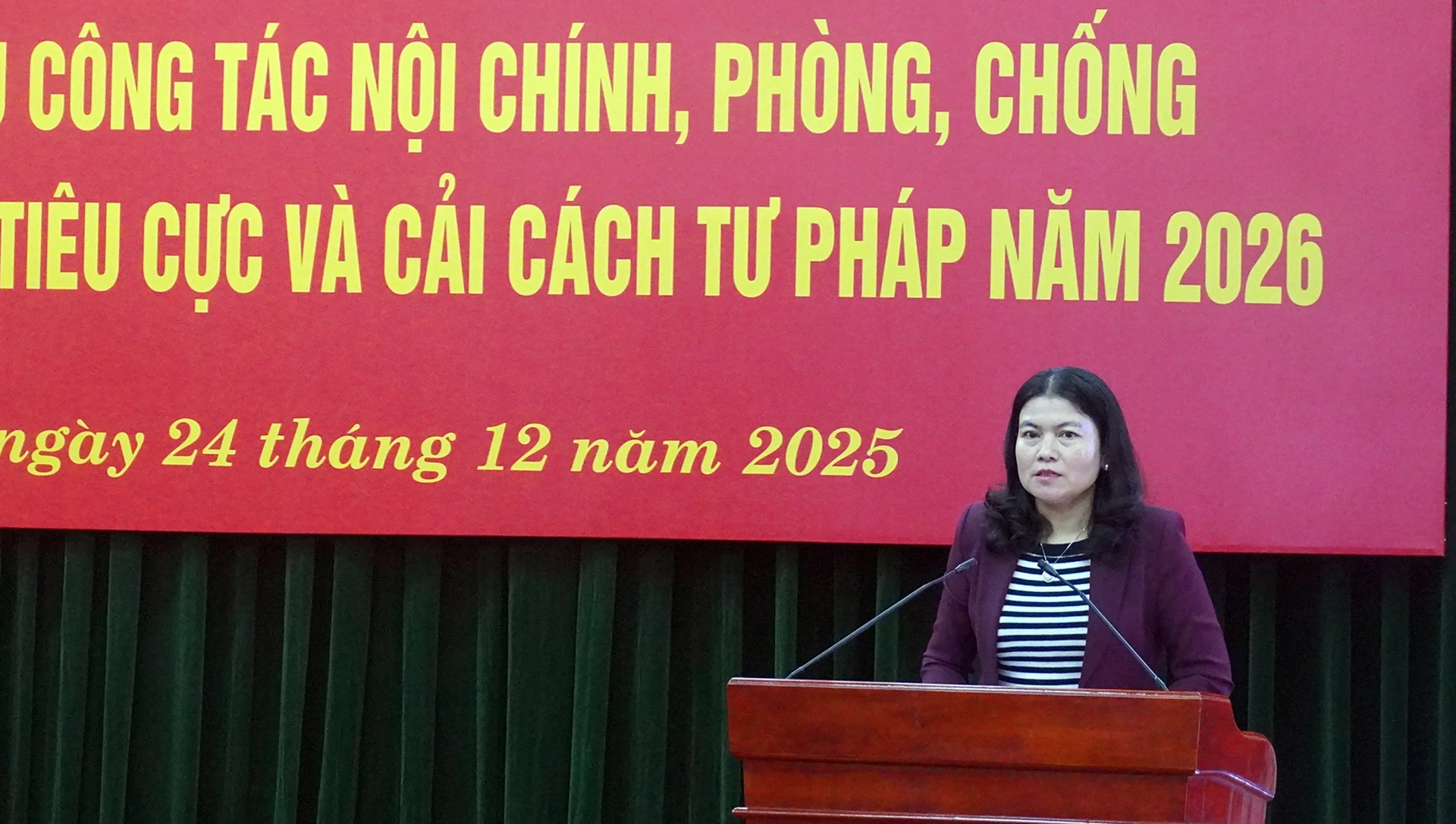 Đồng ch&iacute; Ly Kiều V&acirc;n, Trưởng ban Nội ch&iacute;nh Tỉnh ủy Ủy vi&ecirc;n Ban Thường vụ, Trưởng ban Nội ch&iacute;nh Tỉnh ủy tiếp thu c&aacute;c &yacute; kiến tại hội nghị - Ảnh: N.M