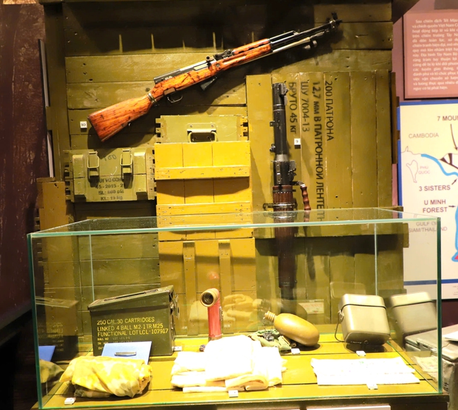 Khai mạc triển l&atilde;m trưng b&agrave;y chuy&ecirc;n đề &ldquo;Thời thanh xu&acirc;n tr&ecirc;n tuyến đường 1C huyền thoại&rdquo; - Ảnh 16.