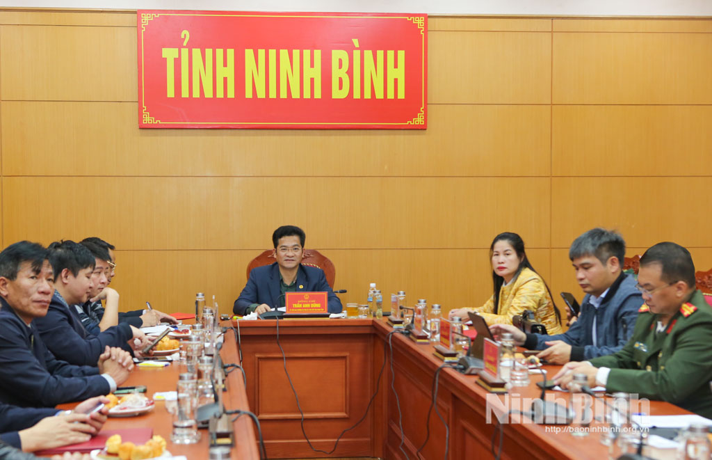 C&aacute;c đại biểu dự hội nghị tại điểm cầu tỉnh Ninh B&igrave;nh.