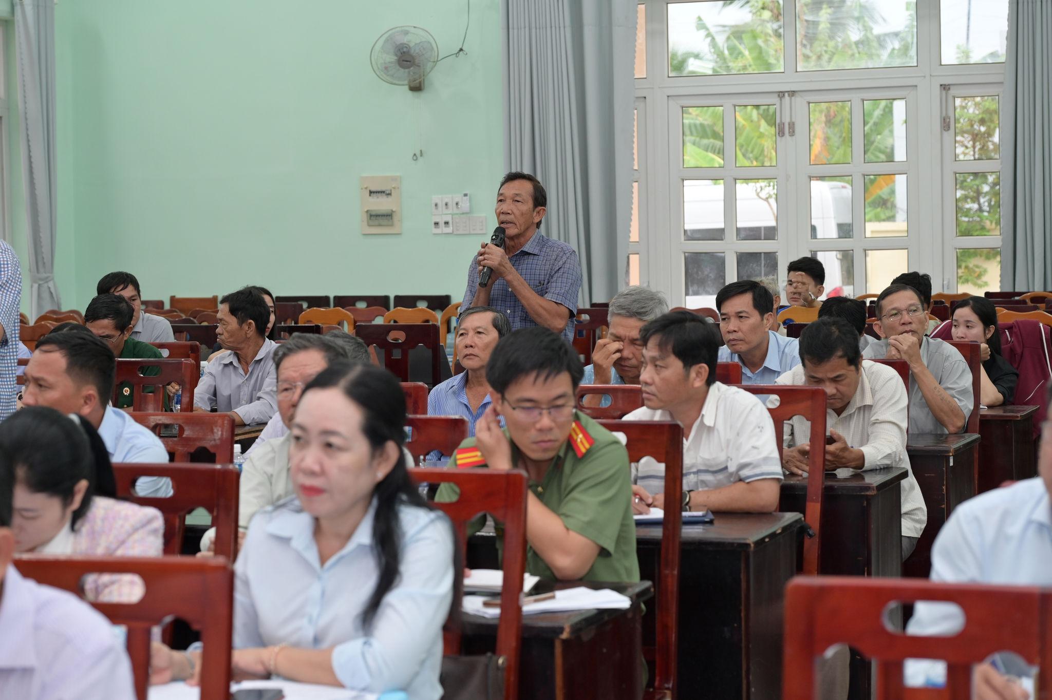 Cử tri kiến nghị đến vấn đề dân sinh