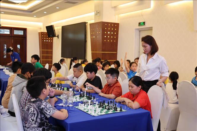 Khoảng 1.000 kỳ thủ nhí tranh tài Giải Cờ vua học sinh khu vực Nam Trung Bộ 2025 - Ảnh 1. Khoảng 1.000 kỳ thủ nhí tranh tài Giải Cờ vua học sinh khu vực Nam Trung Bộ 2025 - Ảnh 1.