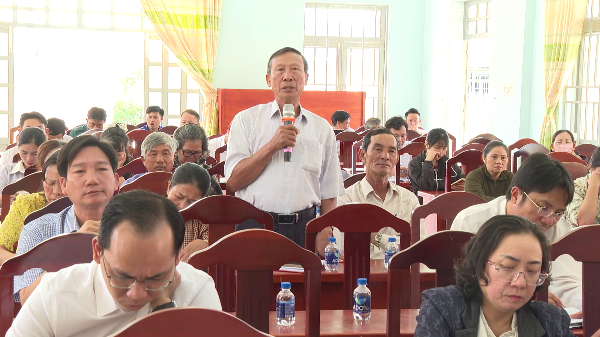 Cử tri xã Tân Lập kiến