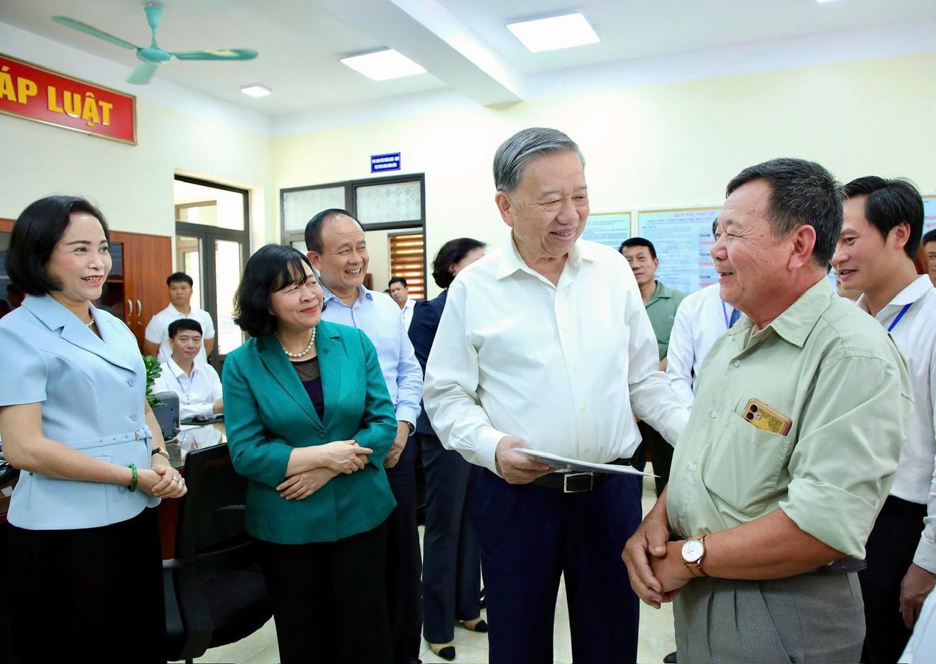 Cách mạng tinh gọn bộ máy, vận hành chính quyền địa phương hai cấp: Dấu ấn cải cách lịch sử- Ảnh 4. Cách mạng tinh gọn bộ máy, vận hành chính quyền địa phương hai cấp: Dấu ấn cải cách lịch sử- Ảnh 4.