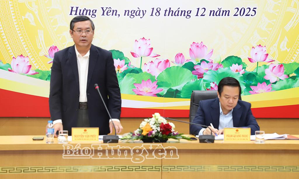 Thứ trưởng Bộ Giáo dục và Đào tạo Nguyễn Văn Phúc phát biểu tại hội nghị.